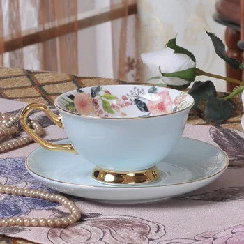Керамичен комплект кафеени чаши в европейски стил на изискана златен кант цветна глазура ястие цвете чай