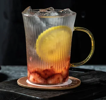 Креативен вертикален модел на стъклена чаша за вода домашна цветна дръжка чаена чаша прост стил кафеена чаша чаша за мляко, чаша за сок