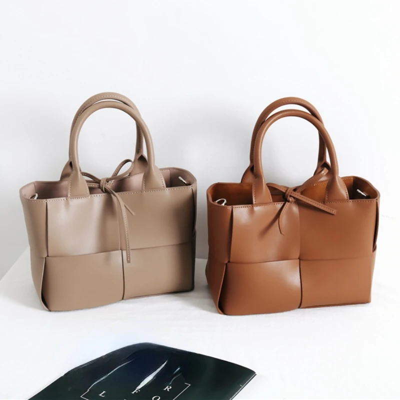 Луксозни Чанти, Дамски Чанти Дизайнерски 2022 Тъкани Малки Чанти с Вътрешен Джоб Корейската Версия на Ретро Модерна Чанта През Рамо Дамски