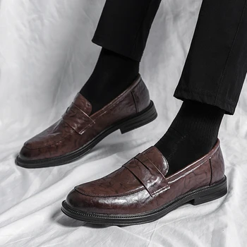 Мъжки обувки от лачена кожа, елитен марка, 2023, Улични Ежедневни и официални Лоферы без Закопчалка, модерни Мокасини, италианска Черна мъжки обувки за партита