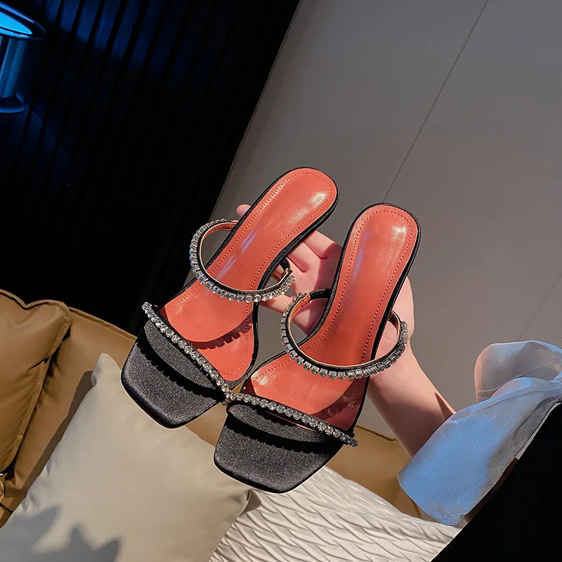 Нови летни сандали 2022 година трапецовидна форма на ток с кристали, чаша за вино, с квадратни пръсти, отворени дамски сандали с кръстосани кант