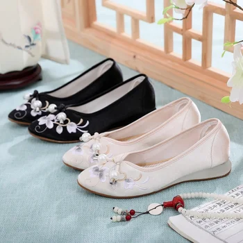 Обувки на плоска подметка с бродерия в Новия китайски стил, Парусиновая обувки в етнически стил, Обувки на равна подметка в Древен стил Ханфу