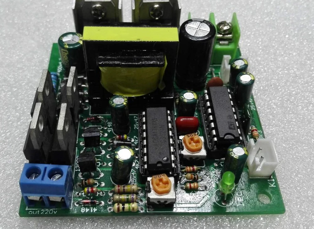 Платка инвертор 100 W Модифицирана вълна на DC-AC литиева батерия нагоре модул ЗАХРАНВАНЕ DC 12 до 220 vac 50 Hz 60 Hz